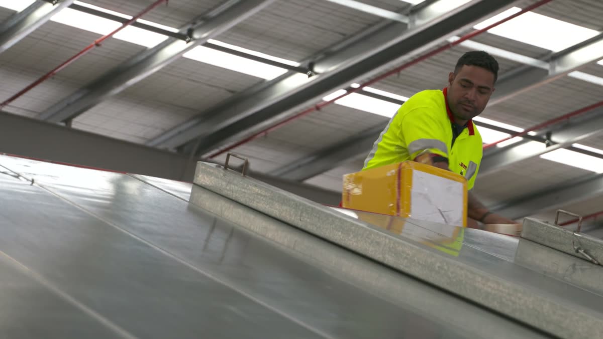 Parcels on the sorting line